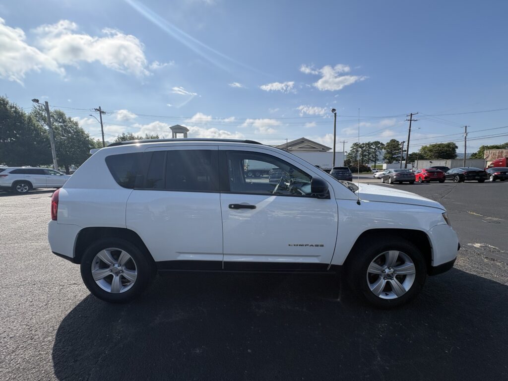 jeep compass white 1