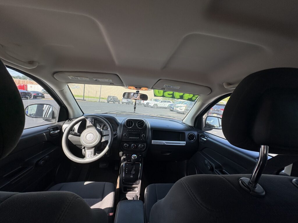 jeep compass white 4